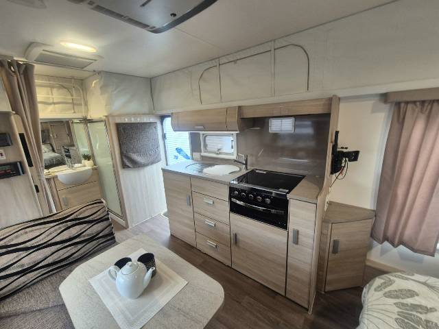 2016 JAYCO JOURNEY OUTBACK 17.55-8 CARAVAN