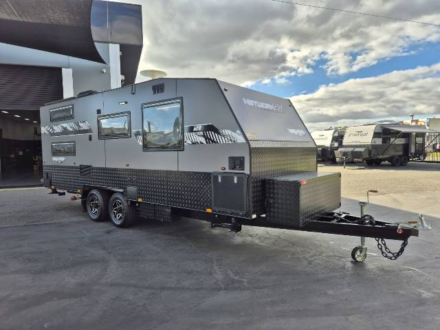 2024 NETWORK RV TOURING 21′ FAMILY CARAVAN