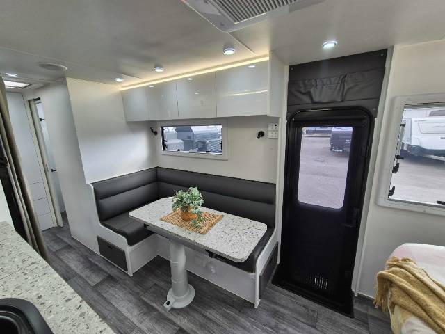 2024 NETWORK RV TOURING 21′ FAMILY CARAVAN