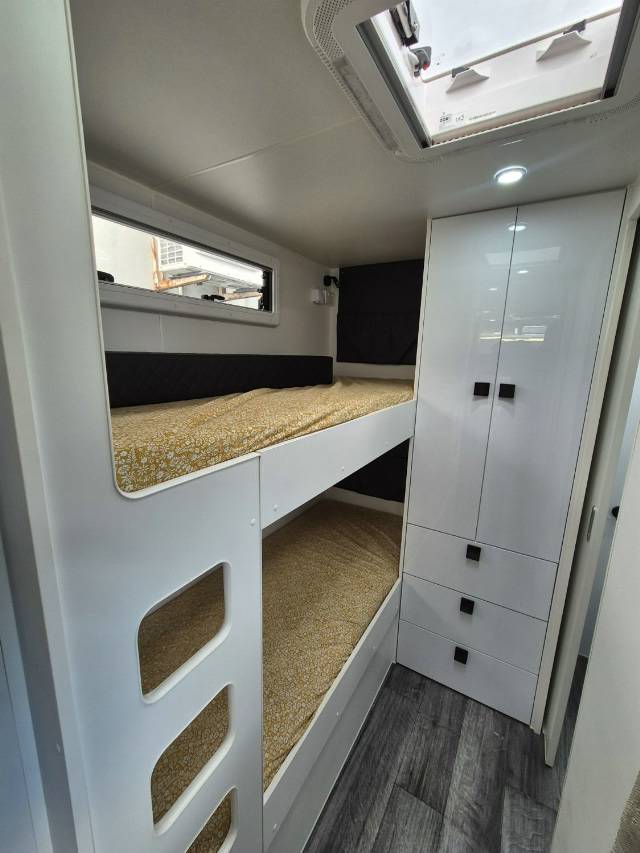 2024 NETWORK RV TOURING 21′ FAMILY CARAVAN