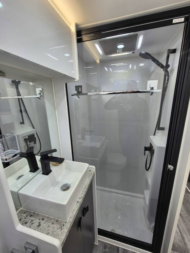 2024 NETWORK RV TOURING 21′ FAMILY CARAVAN