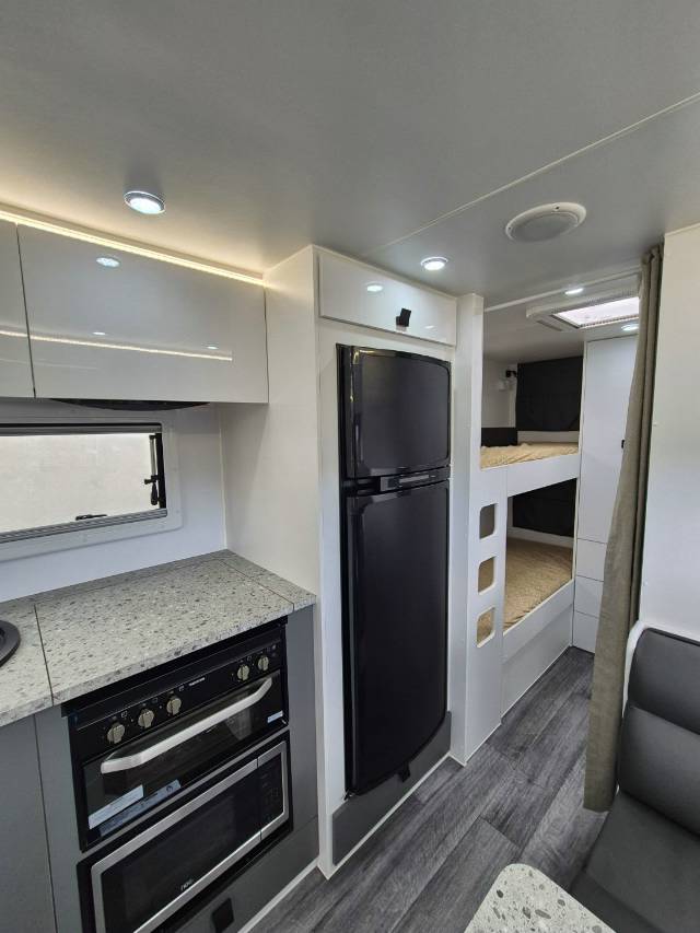 2024 NETWORK RV TOURING 21′ FAMILY CARAVAN