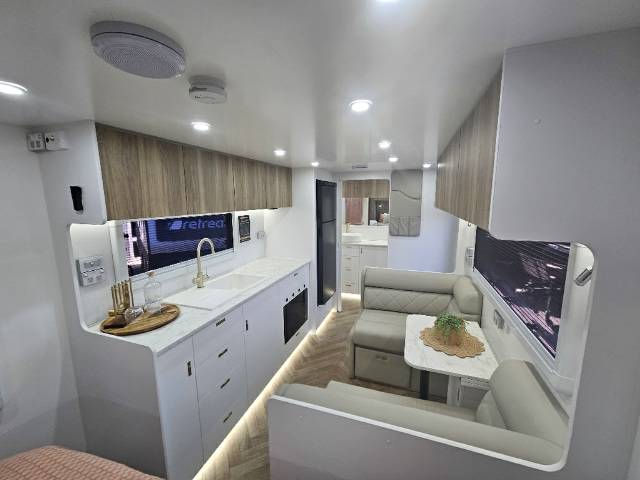 2025 RETREAT ERV 199R CARAVAN