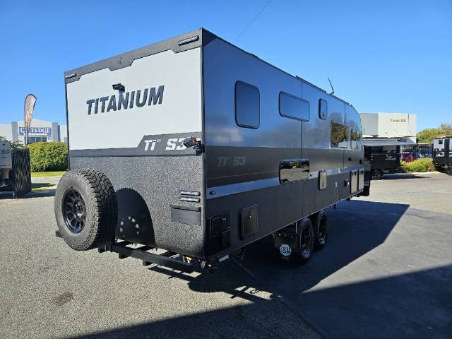 2026 TITANIUM S3 226EWQ 22’6 EW 3BNK+DRAWS CARAVAN