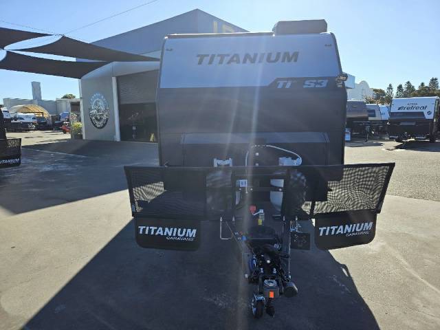 2026 TITANIUM S3 226EWQ 22’6 EW 3BNK+DRAWS CARAVAN
