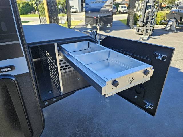 2026 TITANIUM S3 226EWQ 22’6 EW 3BNK+DRAWS CARAVAN