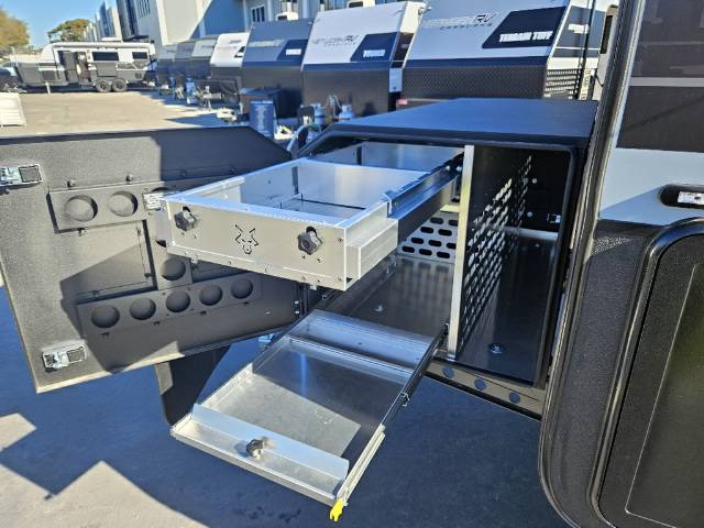 2026 TITANIUM S3 226EWQ 22’6 EW 3BNK+DRAWS CARAVAN