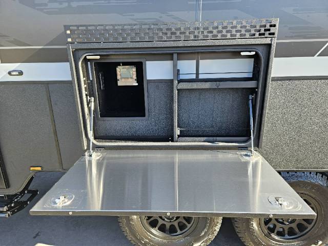 2026 TITANIUM S3 226EWQ 22’6 EW 3BNK+DRAWS CARAVAN