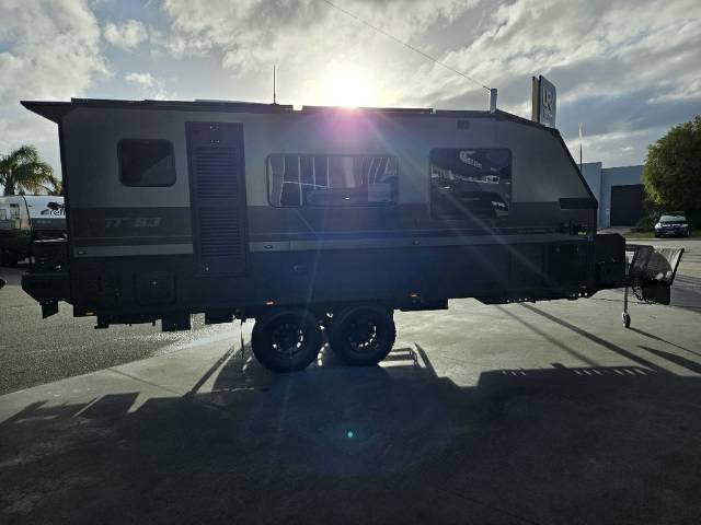 2026 TITANIUM S3 196FD 19’6 FD CARAVAN