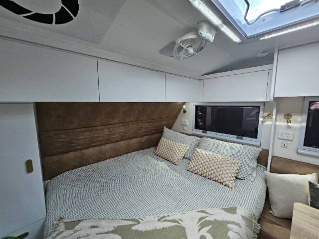 2026 TITANIUM S3 226EWQ 22’6 EW 3BNK+DRAWS CARAVAN