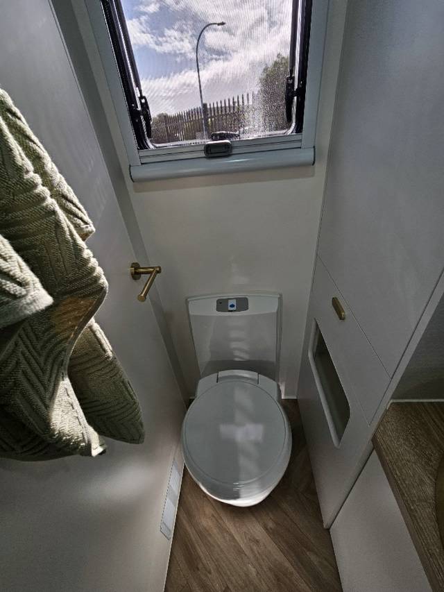2026 TITANIUM S3 196FD 19’6 FD CARAVAN