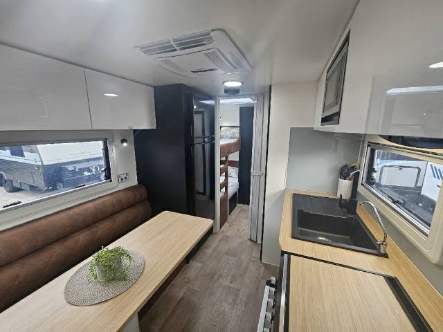 2023 RETREAT DAYDREAM 219B SE CARAVAN