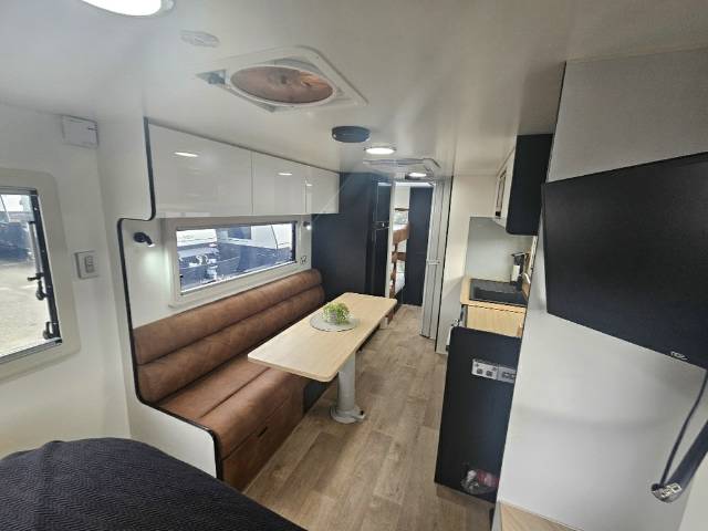 2023 RETREAT DAYDREAM 219B SE CARAVAN