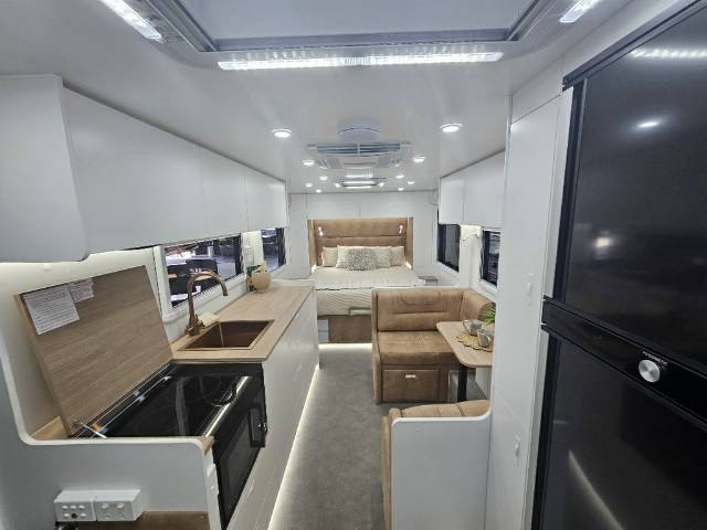 2026 RETREAT FRASER 210R CARAVAN