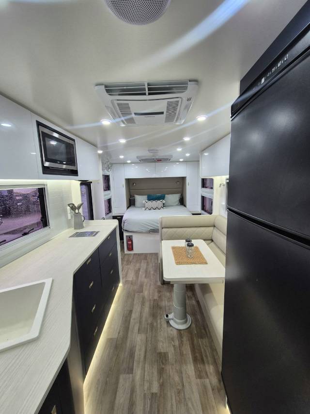 2025 RETREAT FRASER 200C CARAVAN