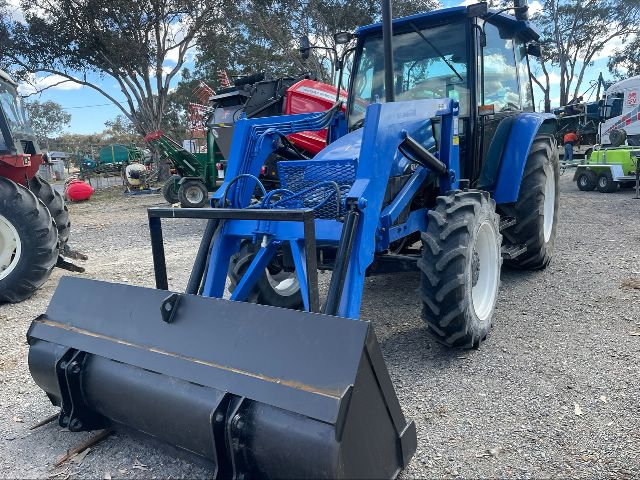  NEW HOLLAND NH4835DT 4wd Cab Tractor C/W LOADER SN:2174  image