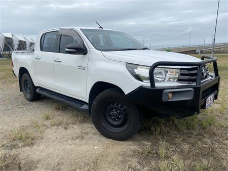 2015 TOYOTA HILUX SR DUAL CAB GUN126R