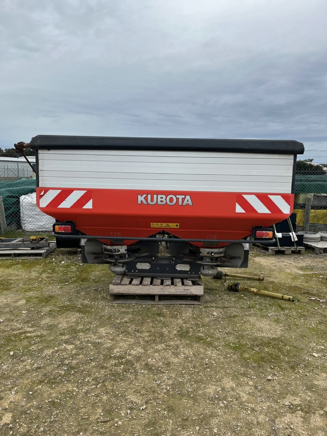 2017 KUBOTA DSX SPREADER   image