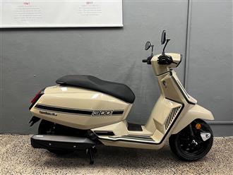 2024 Lambretta X300   image